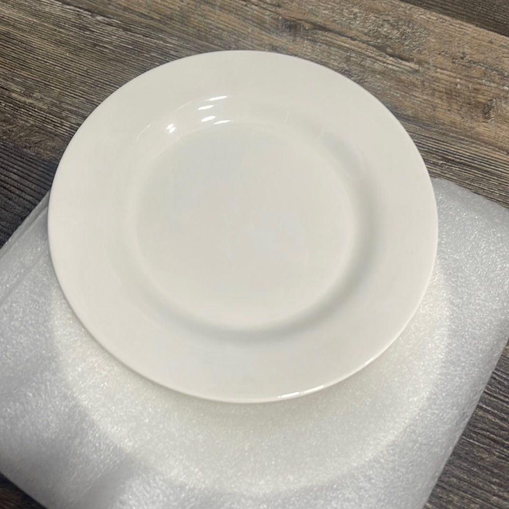 4 porcelain salad plates